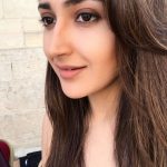 Actress Sayesha Saigal Photos (9)