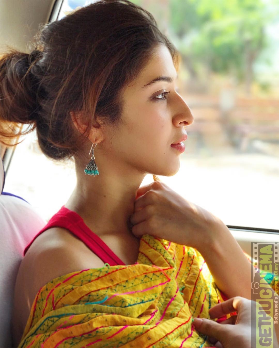 Girls: Pictures of Beautiful Girls on the Web