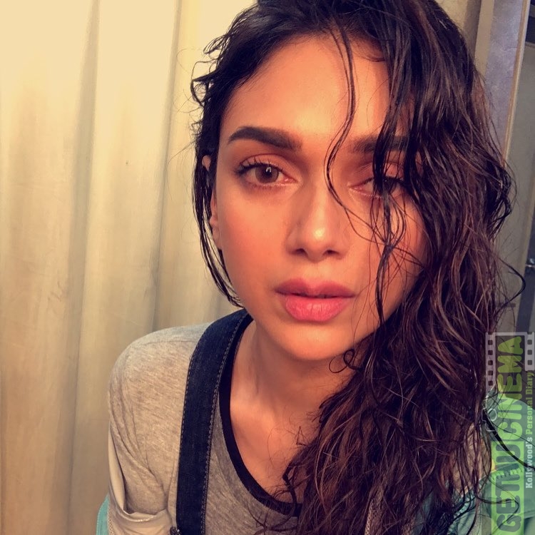 Kaatru Veliyidai Actress Aditi Rao Hydari Cute & HD Photos