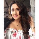 Actress Pragya Jaiswal Photos (21)