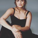 Huma Qureshi Photos (1)