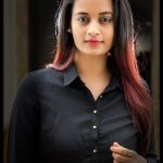 Suja Varunee Photos (7)