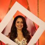 pragya jaiswal zee golden awards (1)