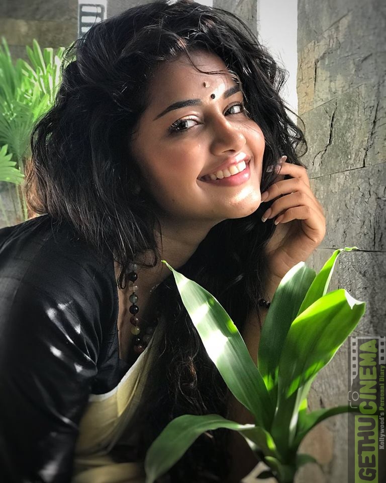 Anupama Parameswaran 2018 Hd Photos Gethu Cinema