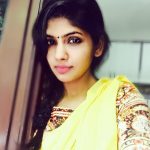 Niranjani Ahathian (2) yellow dress selfie