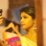 Niranjani Ahathian (5) yellow saree mirror selfie