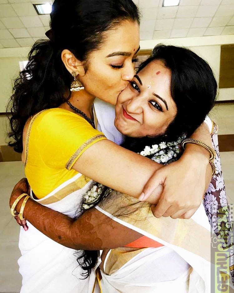 Featured image of post Kiss Images In Saree - Find the perfect kiss stock photos and editorial news pictures from getty images.