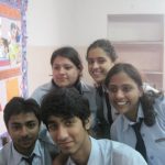 sanya malhotra school days group picture (1)