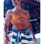 Chiyaan Vikram, six pack, without shirt, spicy