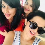 Dhivyadharshini, selfie, with friend