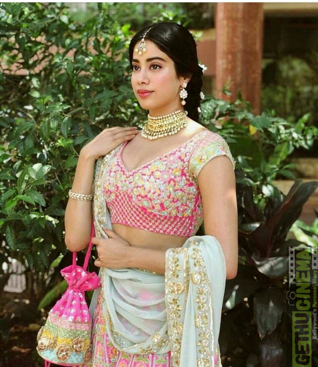 jhanvi kapoor in traditional dress