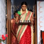 Oru Kuppai Kadhai, Manisha Yadav, with coffee, full make up,