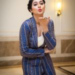 Regina Cassandra, blue dress, hd, kiss