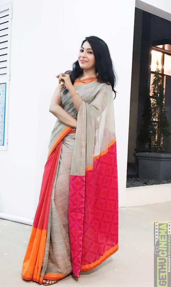 Handloom Black & white check soft cotton Saree