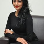 Anisha Ambrose, Vanjagar Ulagam actress, Black Dress, seductive
