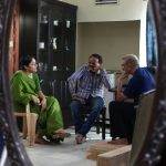 Kaatrin Mozhi, jyothika, shooting spot, green saree, mirror view