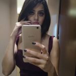 Vedhika selfie mirror with vivo phone (9)