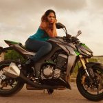 henna bella  atop a sports bike (7)