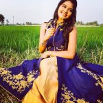 rachitha dinesh mahalakshmi Saravanan Meenakshi actress, instagram and travel photos  (33)blue churidar in farm