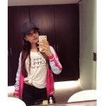 Ashna Zaveri, mirror selfie, lipsstick