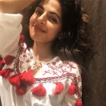 Iswarya Menon, selfie, smile, hair style