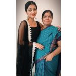 Janani Iyer, mom, rare picture