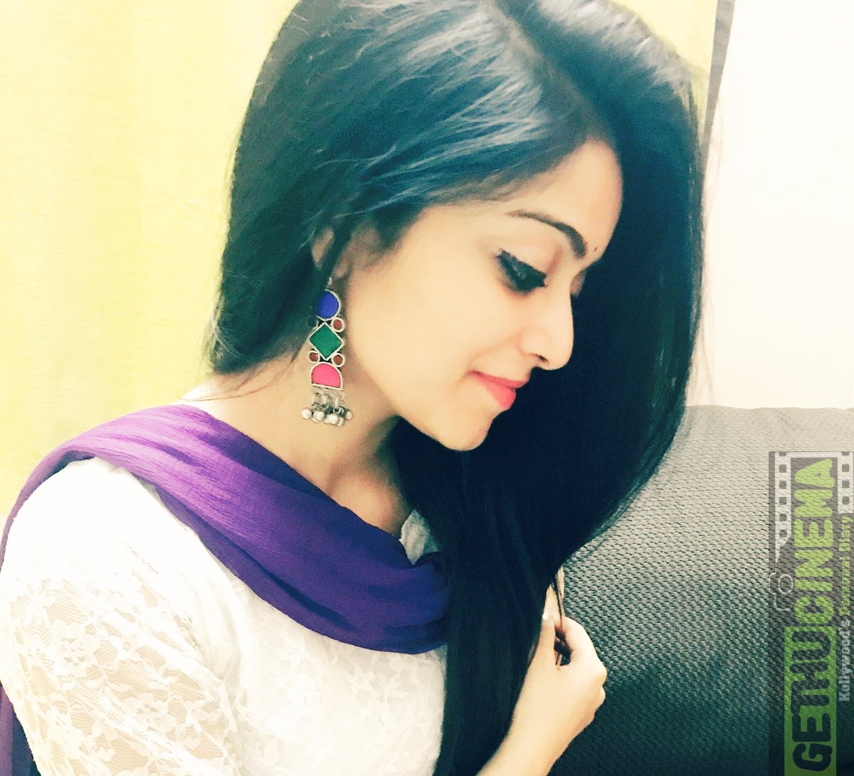 Bigg Boss 2 Janani Iyer Unseen & Rare Pictures - Gethu Cinema