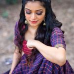 Janani Iyer, shy, hd