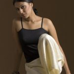 swara bhasker  photoshoot theater  (4)