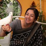 Kaatrin Mozhi, Jyothika, bird, love