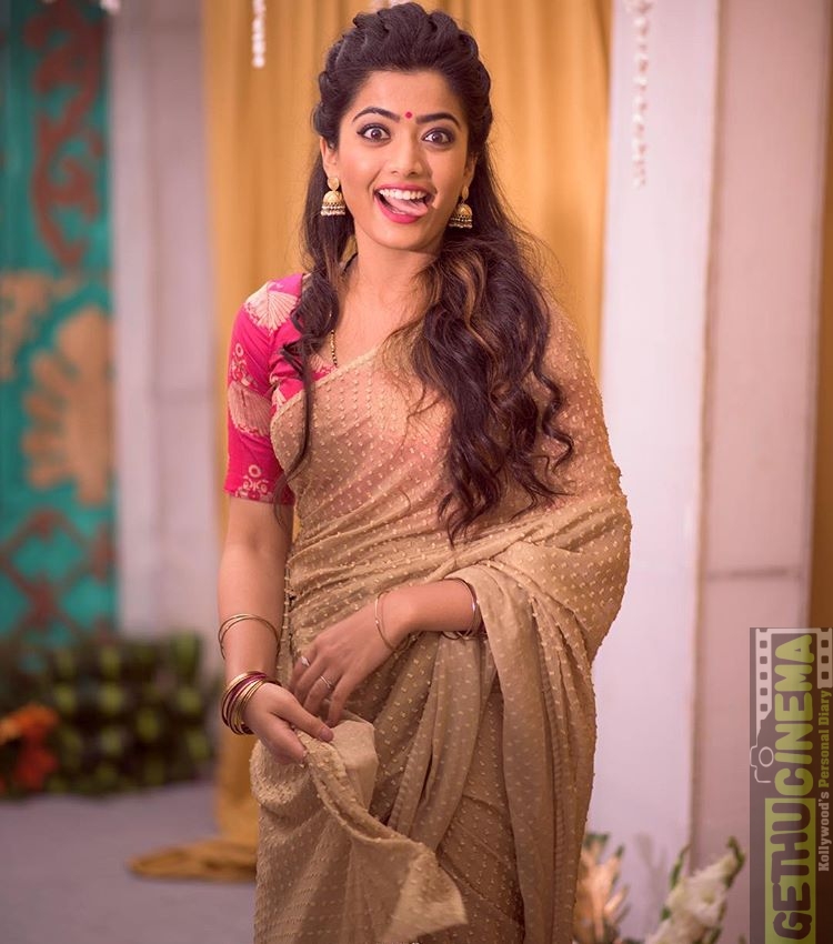 Geetha Govindam Actress Rashmika Mandanna 2018 Cute Images - Gethu Cinema