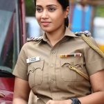 Thimiru Pudichavan, Movie, Nivetha Pethuraj, police, roshagadu actress