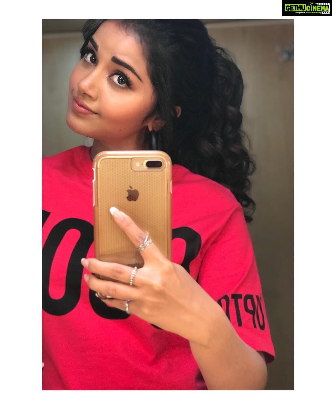 Anupama Parameswaran, selfie, hd, wallpaper - Gethu Cinema Anupama Parameswaran, selfie, hd, wallpaper - Gethu Cinema