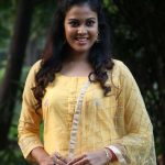 Chandini Tamilarasan,  Vanjagar Ulagam tamil heroine, yellow chudi, recent