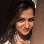 Dhivyadharshini, face, smile, hd