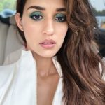 Disha Patani, hair sytle, selfie, hd, Welcome To New York