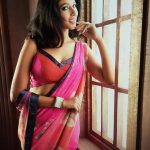 Riya Suman, Telugu Glamour Actress, pink saree, white hip