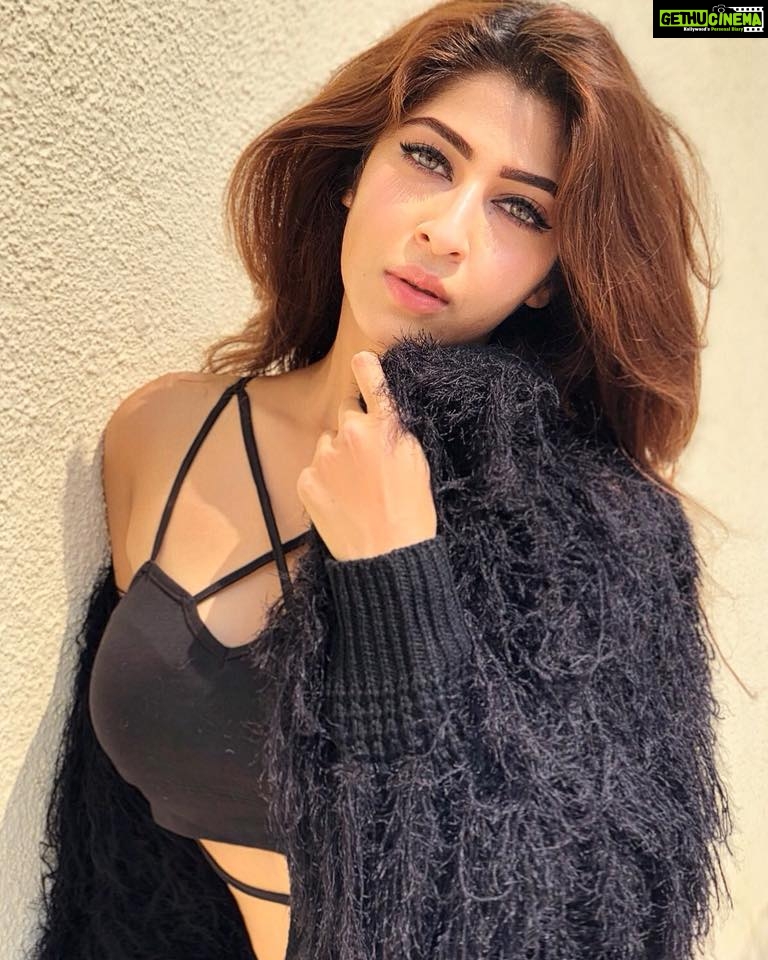 Sonarika-Bhadoria-photo-shoot-black-dres