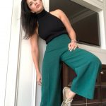Sunny Leone, green pant, winsome