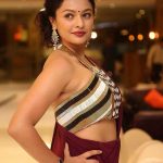 Tamil New Glamour Actress, pooja kumar, side view