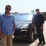 Adanga Maru, Jayam Ravi, black car