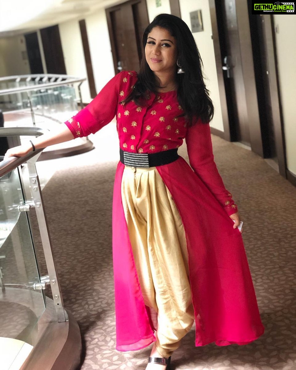 Alya Manasa, Raja Rani Serial Actress, red dress - Gethu Cinema