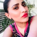 Inayat Sharma, Selfie, red lipsstick