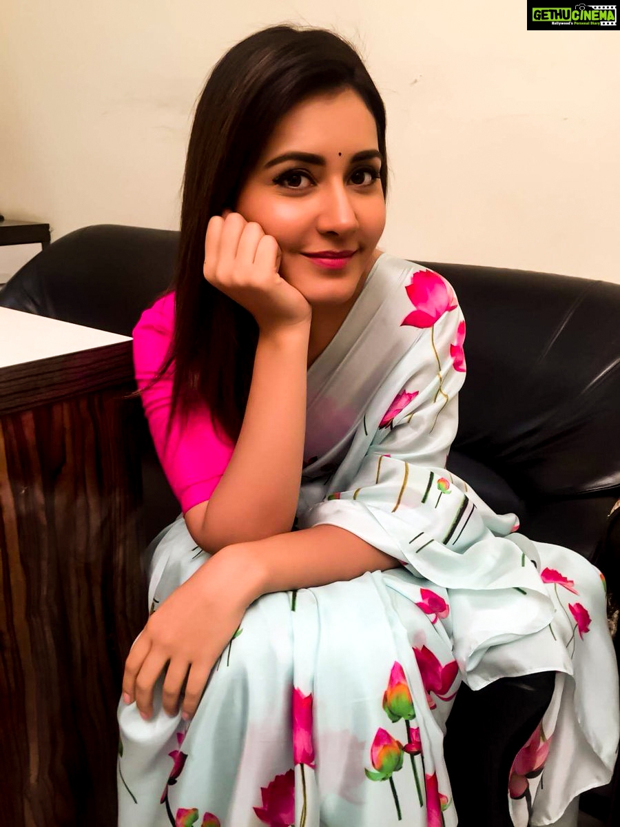 [Image: Rashi-Khanna-cute-saree-traditional-dress.jpg]