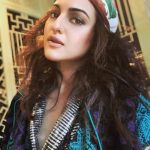 Sonakshi Sinha, Selfie,   colorful