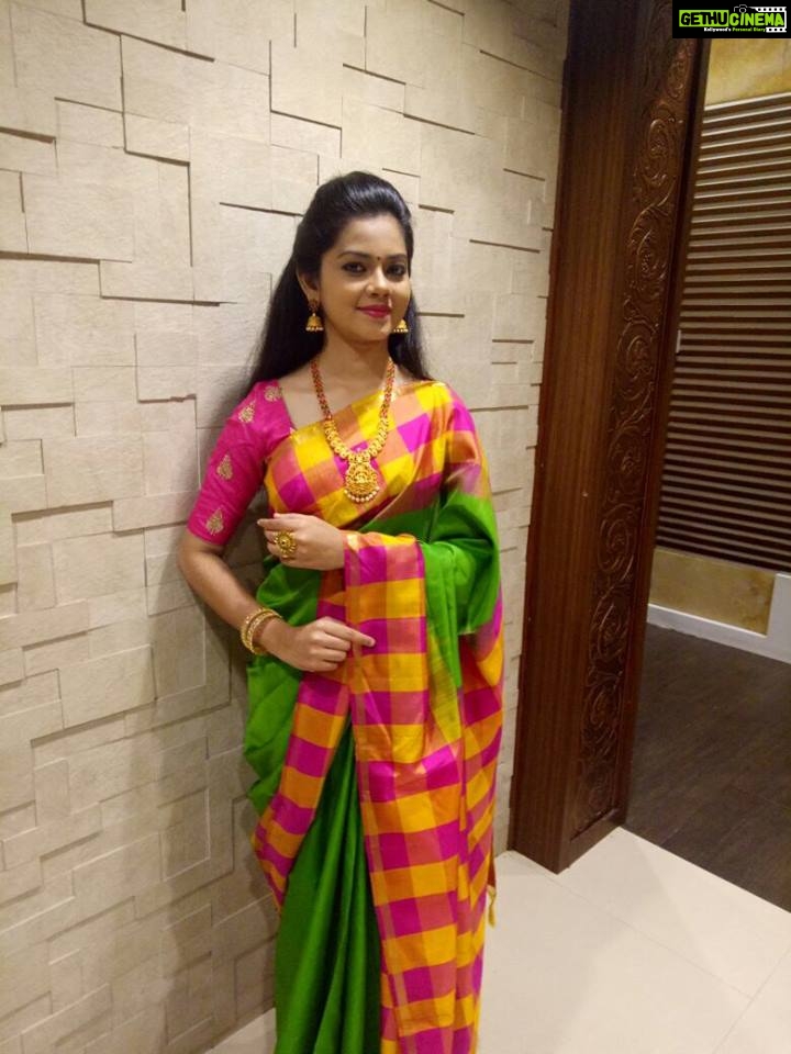 Sun Tv 6pm News Reader Anitha Sampath Traditional Saree Pict