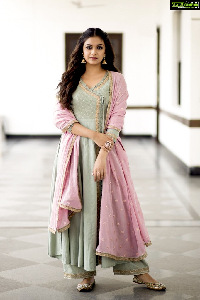 Actress Keerthy Suresh 2021 Latest HD Images Saree 