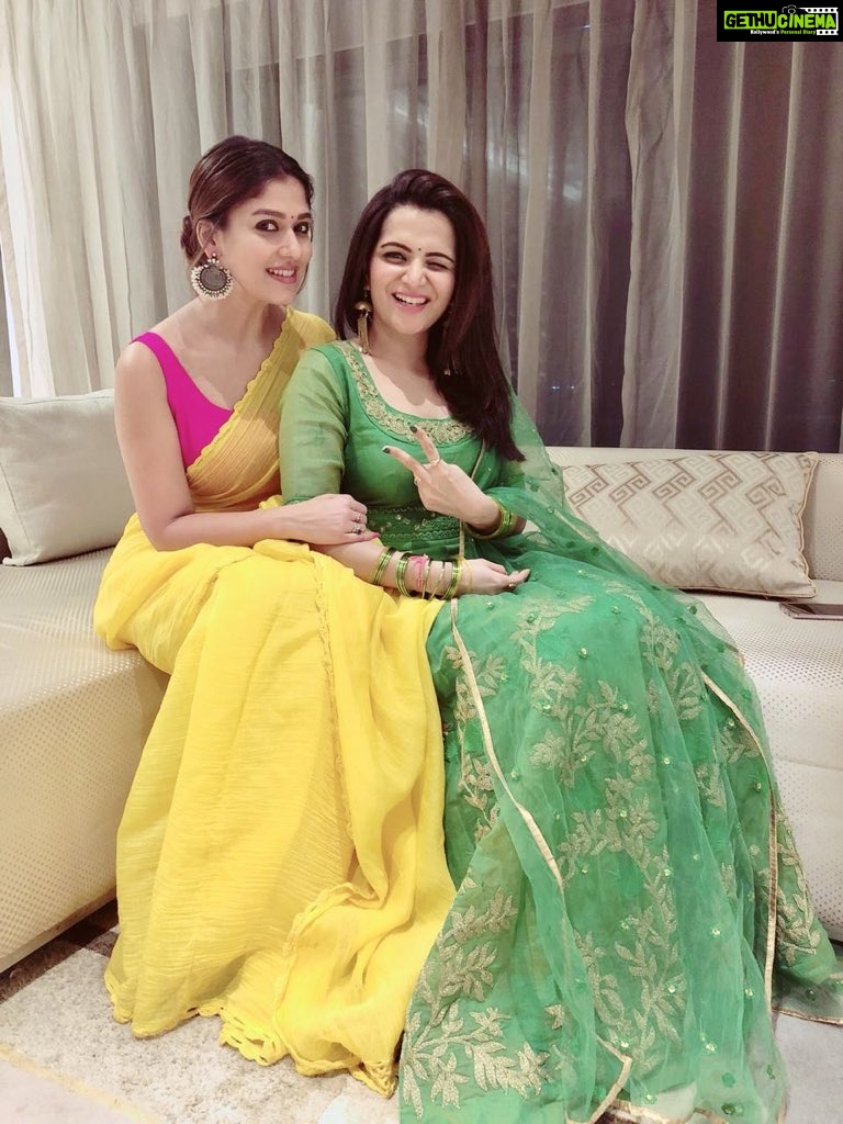 Nayanthara, yellow saree, dd, green saree, family - Gethu Cinema