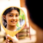 Ammu Abhirami, mirror, shooting spot, tamil actress