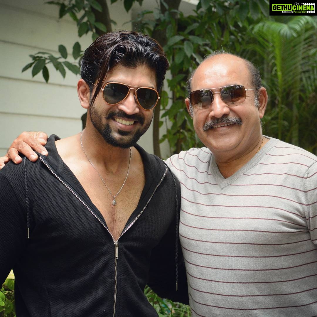 Arun vijay father